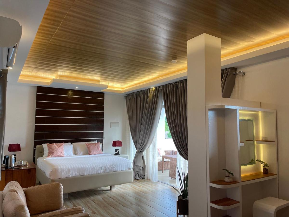 Bella Napoli & Resto Hotel